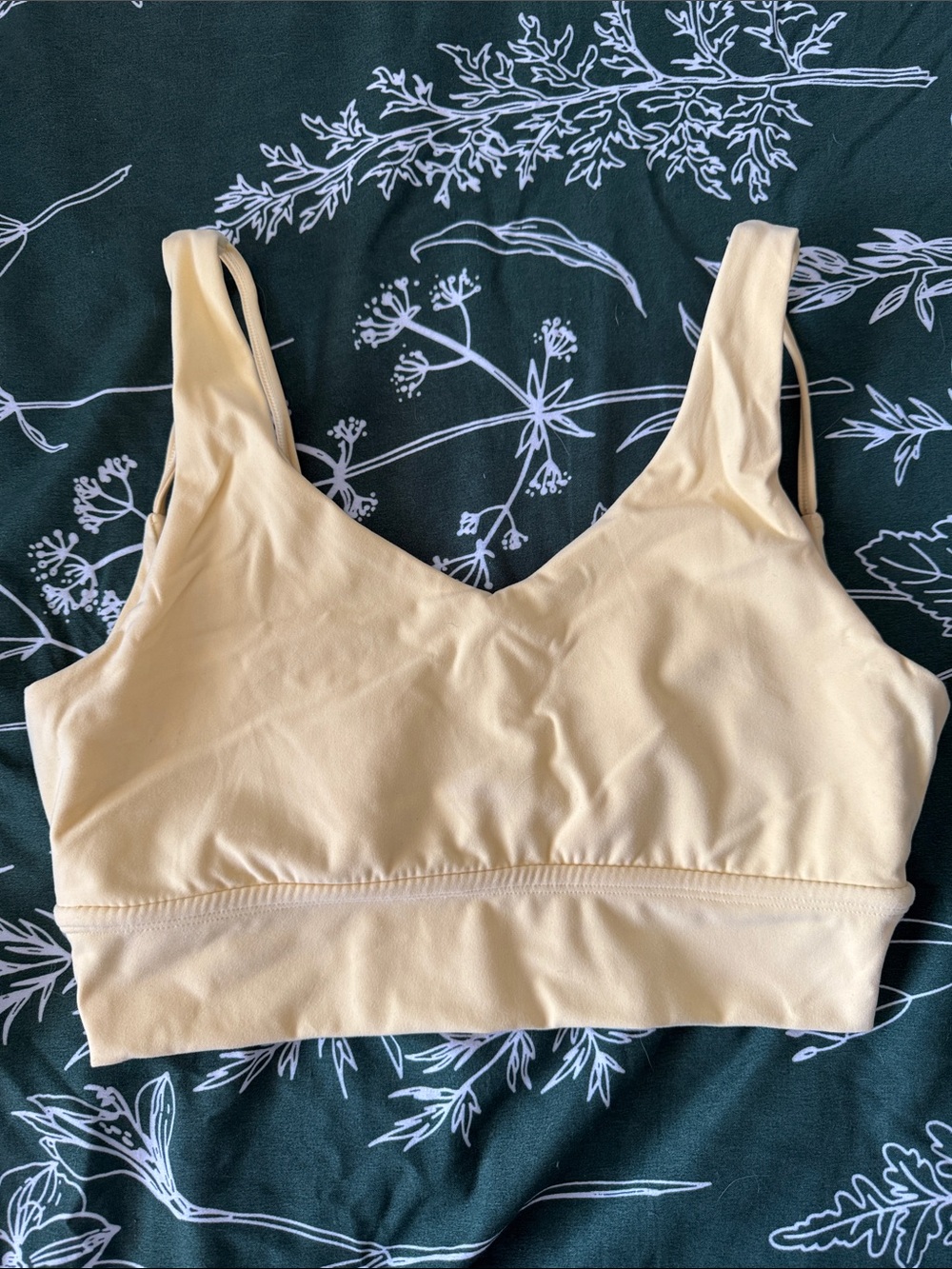 Buffbunny Light yellow V-Neck strappy sports bra